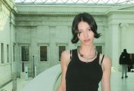 Morre aos 27 anos Lucy Markovic, modelo com rara condição cerebral