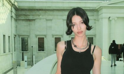 Morre aos 27 anos Lucy Markovic, modelo com rara condição cerebral