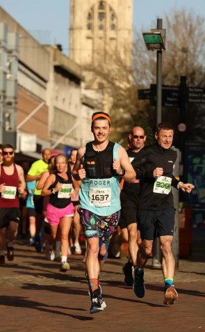 Luke Roche está arrecadando dinheiro para o The Donkey Sanctuary em homenagem ao seu falecido avô • Cortesia de Luke Roche