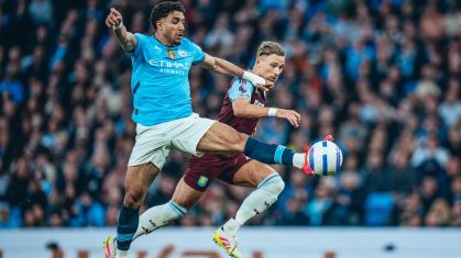 Manchester City venceu o Aston Villa com gol no fim
