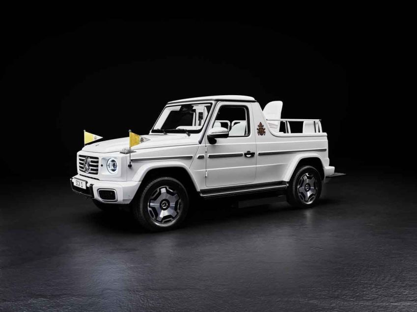 Mercedes-Benz G580 Papamóvel de Francisco • Divulgação