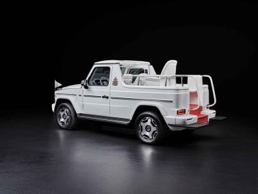 Mercedes-Benz G580 Papamóvel de Francisco