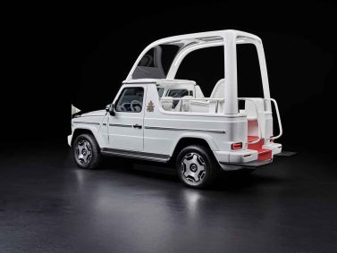Mercedes-Benz G580 Papamóvel de Francisco