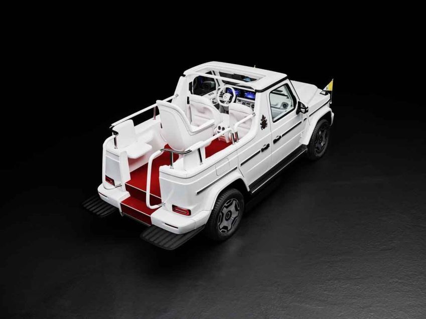 Mercedes-Benz G580 Papamóvel de Francisco • Divulgação
