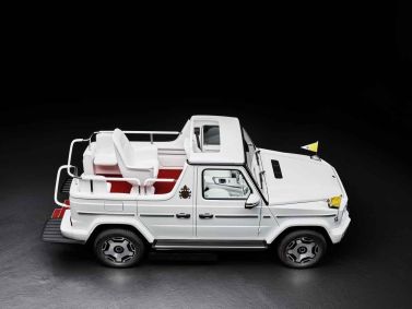Mercedes-Benz G580 Papamóvel de Francisco