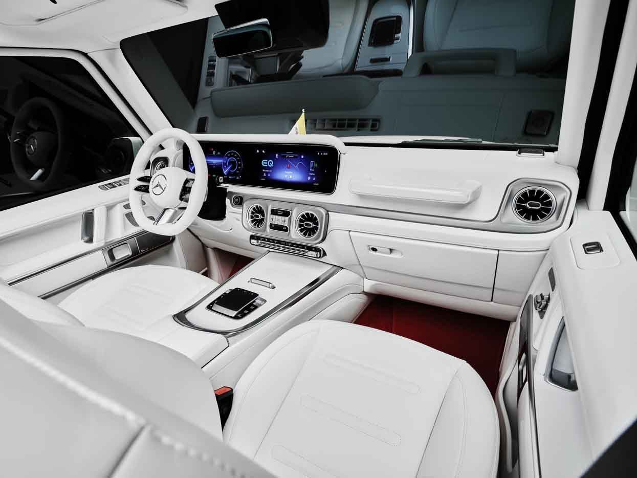 Mercedes-Benz G580 papamóvel de Francisco •