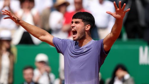 Alcaraz comemora vitória em Monte Carlo