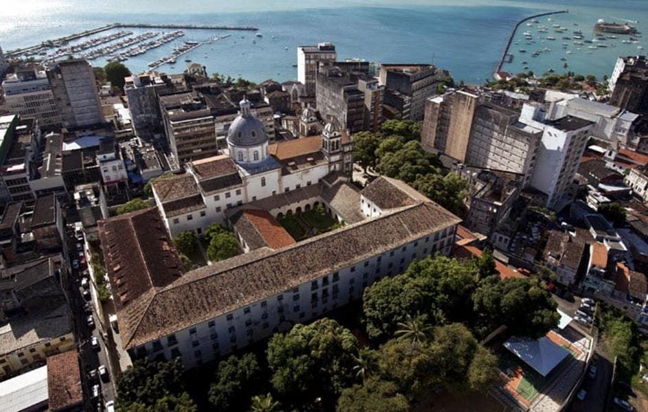 Biblioteca do Mosteiro de São Bento, na Bahia, é considerada a mais antiga no Brasil • Reprodução/Redes sociais