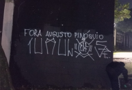 Muros do Parque São Jorge são pichados em protesto contra Augusto Melo
