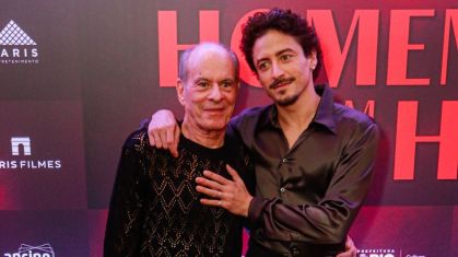 Ney Matogrosso e Jesuíta Barbosa durante a estreia vip do longa "Homem com H"