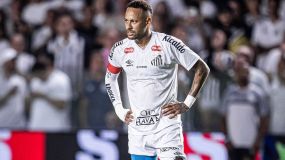 Neymar durante partida entre Santos e Atlético-MG