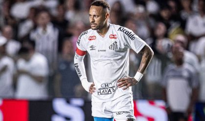 Neymar durante partida entre Santos e Atlético-MG