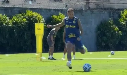 Neymar evolui, treina com elenco e tem previsão de retorno no Santos
