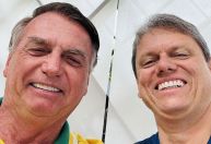 Tarcísio tira foto com Bolsonaro e Caiado confirma participação em ato