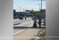 Sete ônibus são sequestrados por bandidos e usados como barricadas no RJ