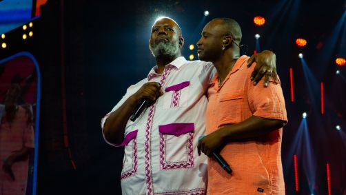 Péricles e Thaguinho cantam "Menina de Aruanda" no novo "Pagode do Pericão"