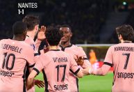 Ex-Corinthians marca e já campeão PSG continua invicto
