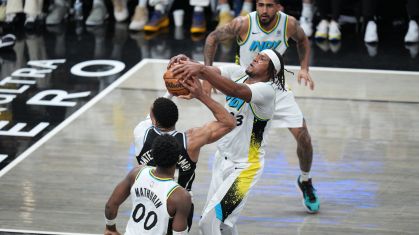 Pacers vencem Bucks na abertura dos plyaoffs