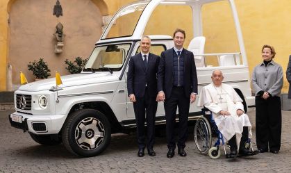 Elétrico e sustentável: conheça o último papamóvel do papa Francisco
