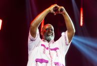 Péricles diz que pagode dos anos 1990 ensinou o homem a falar de amor