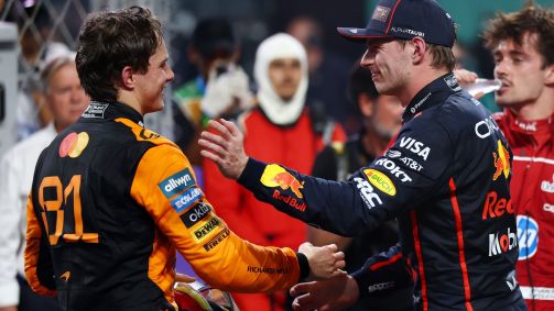 Piastri e Verstappen após o GP da Arábia Saudita