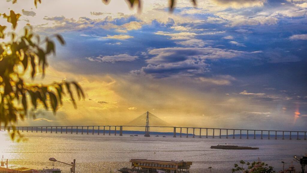 Ponte Rio Negro, no AM
