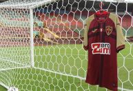 Clube paulista lança camisa vermelha e brinca: “Essa não dá polêmica”