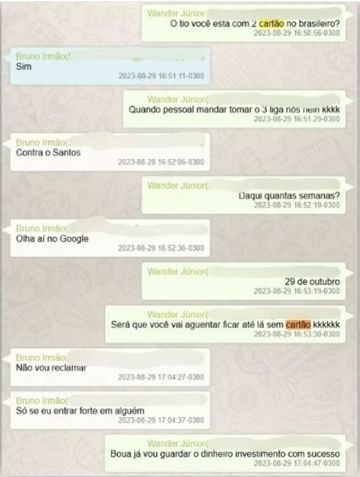 Print mostra conversa entre Bruno Henrique e o irmão, Wander Junior, sobre o jogo em que o atacante deveria tomar cartão amarelo • Reprodução