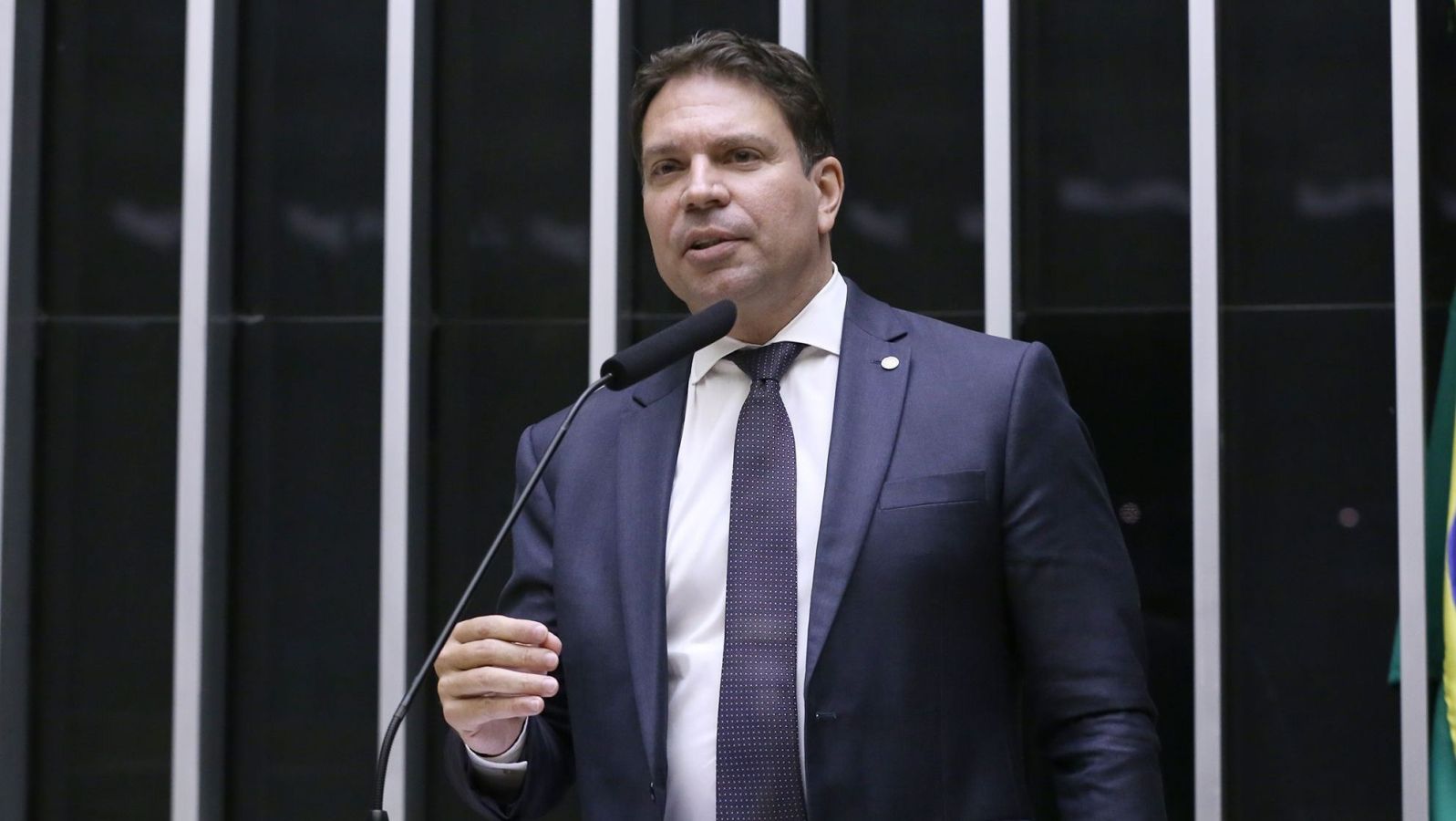 O deputado Alexandre Ramagem (PL-RJ) durante sessão no plenário da Câmara