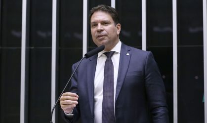 O deputado Alexandre Ramagem (PL-RJ) durante sessão no plenário da Câmara