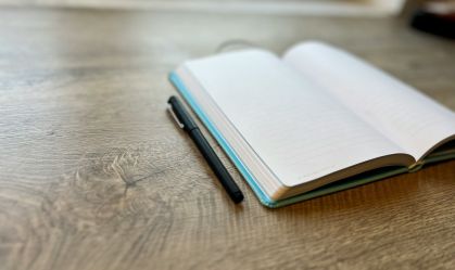 Caderno com folhas em branco