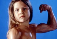 "Pequeno Hércules": ex-fisiculturista mirim descreve abusos e nova vida