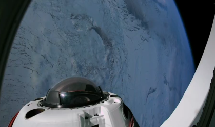 SpaceX lança primeira missão com tripulação à órbita polar