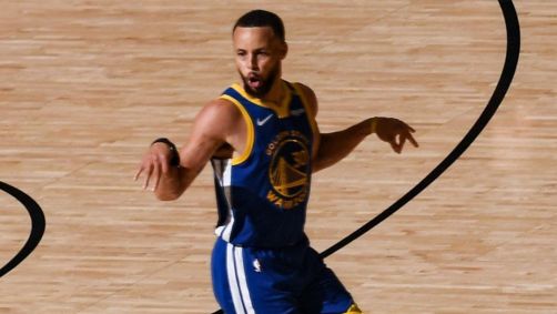 Steph Curry dá show em vitória dos Warriors
