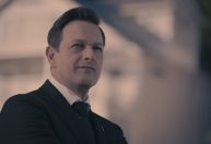 "The Handmaid's Tale": ator aceitou papel por causa de Elisabeth Moss
