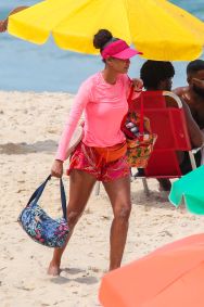 Taís Araújo grava &quot;Vale Tudo&quot; na praia