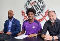 Corinthians anuncia renovação de empréstimo de Talles Magno