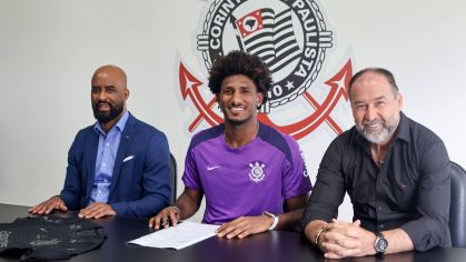 Talles estende vínculo com o Corinthians