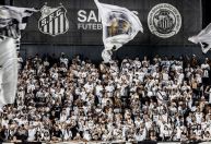 “Futebol de Série B”, protesta torcida do Santos após derrota no Brasileiro