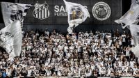 Torcedores organizados do Santos conversam com Cuca e jogadores no CT
