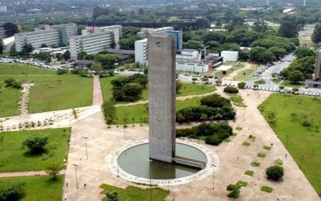 Praça do Relógio, na USP