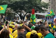 Entenda por que batom virou símbolo da direita