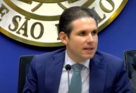 Hugo Motta rebate críticas e diz que anistia "não é pauta única do Brasil"