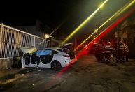 BMW colide contra imóvel em Belo Horizonte