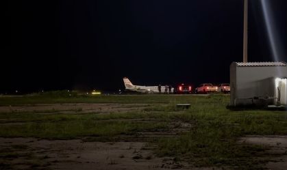O avião em que o ex-presidente Jair Bolsonaro vai para Brasília