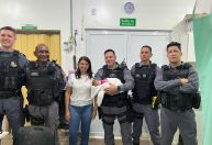 Bebê recém-nascida é encontrada em saco no lixo em Cuiabá