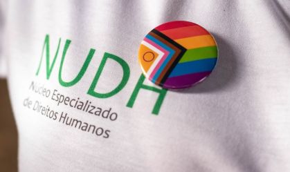 Justiça determina que plano pague cirurgia de feminização de mulher trans