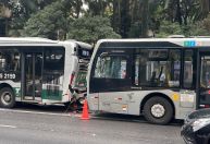 Colisão entre dois ônibus deixa 7 feridos na Avenida Paulista, em SP