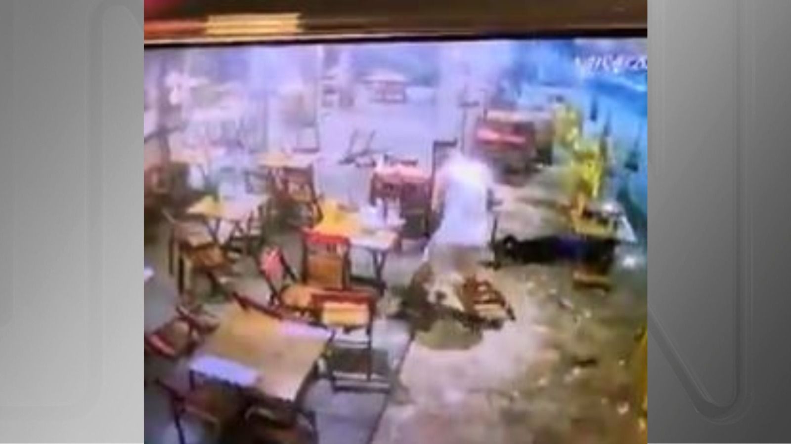 Imagens do PM após disparar tiros em um bar na cidade de Feira de Santana