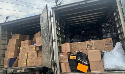 Polícia apreende 18 toneladas de roupas e tênis falsificados em SP
